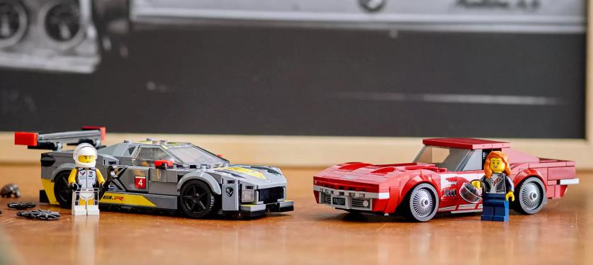 Конструктор LEGO Speed Champions 76903 Chevrolet Corvette C8.R Race Car and 1968 Chevrolet Corvette1.jpg