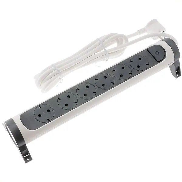 Сетевой удлинитель  3м Legrand "Комфорт" 694539 6 розеток "евр" с выключателем 16А белый/черный