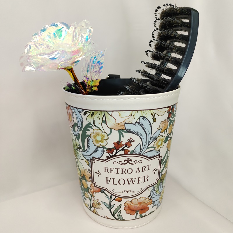 Кашпо для цветов Бежевые цветы