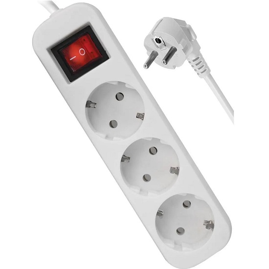Сетевой удлинитель  7.0м DEFENDER R330 белый, 3 розетки, 16А/3500Вт, с заземлением, ПВС 3х1,0мм