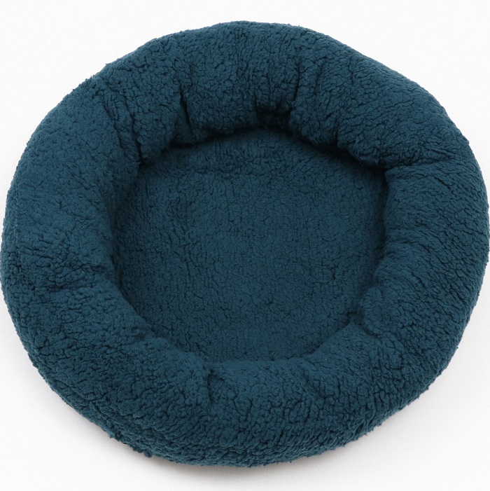 Лежанка для собак и кошек "Уют", мягкий мех, 45 х 35 х 11 см, зелёная