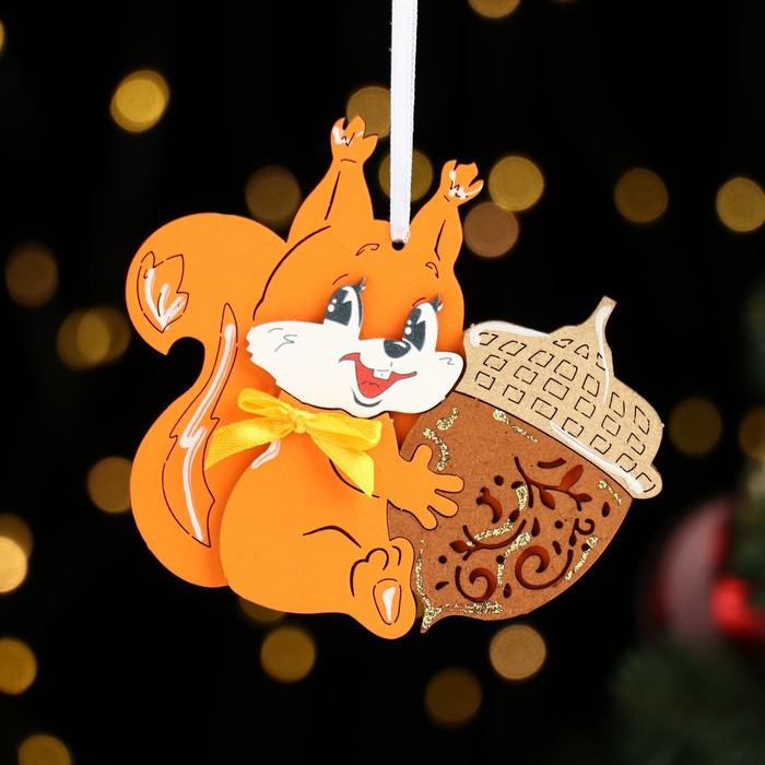 Ёлочное украшение "Белочка с орешком", МДФ, 11х9,5 см 9330171