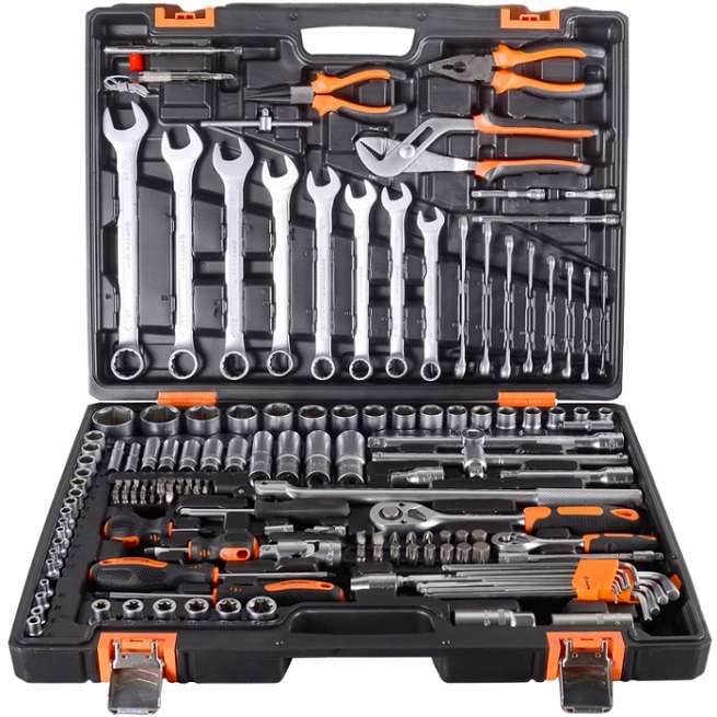 Набор инструментов , 1/2", 1/4", CrV, в кейсе 151 предм ВИХРЬ 73/6/7/9