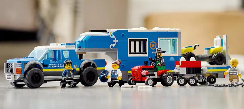 Конструктор LEGO City 60315 Полицейский мобильный командный трейлер5.jpg