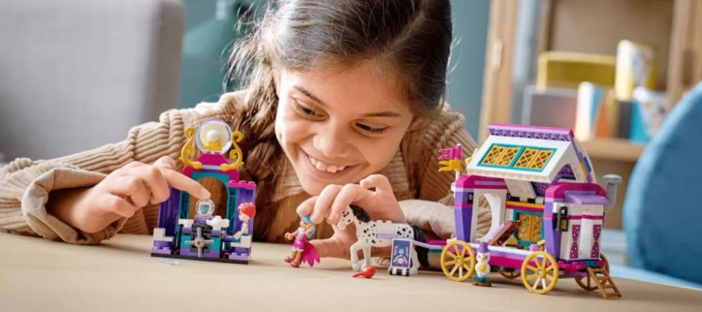 Конструктор LEGO Friends 41688 Волшебный фургон (1).jpg