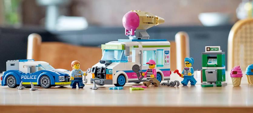 Конструктор LEGO City 60314 Погоня полиции за грузовиком с мороженым5.jpg