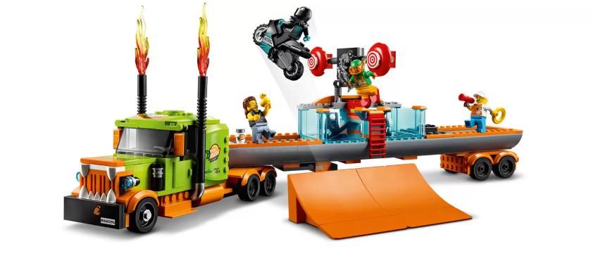 Конструктор LEGO City 60294 Грузовик для шоу каскадёров2.jpg