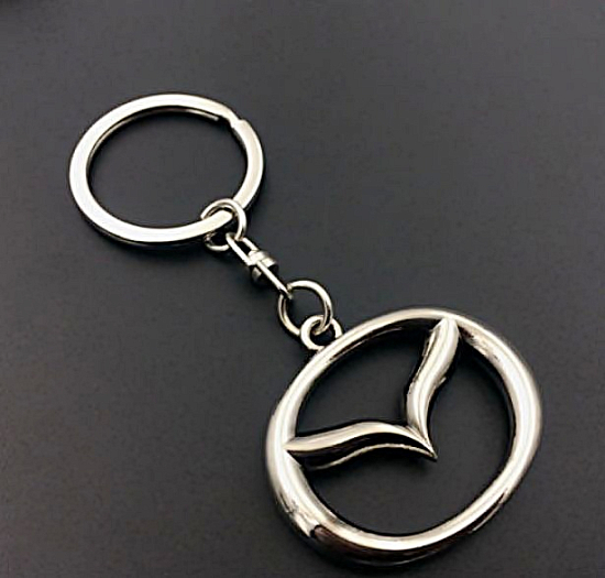 Брелок для ключей "MAZDA" металлический хром