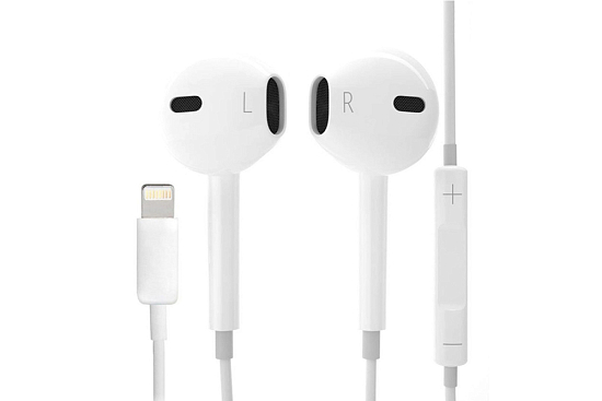 Гарнитура APPLE EarPods с переходником Lightning белые, проводные