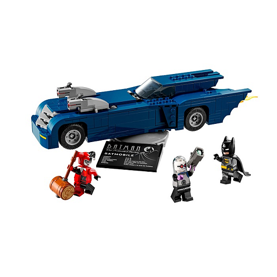 Конструктор LEGO Super Heroes 76274 Бэтмен на Бэтмобиле против Харли Квинн и Мистера Фриза