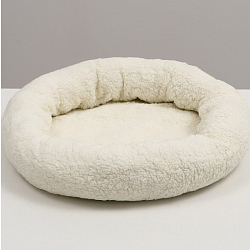 Лежанка для собак и кошек "Уют", мягкий мех, 50 х 42 х 11 см, молочная