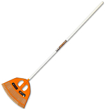 Грабли пластиковые FINLAND 2456, с деревянным черенком