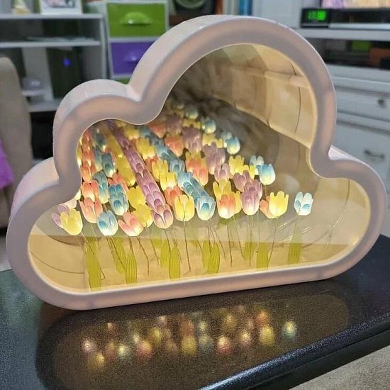 Декоративный светильник "Тюльпаны в облаке", разноцветные