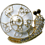 Брошь "Улитка" иероглифы, цвет белый в золоте 7582261