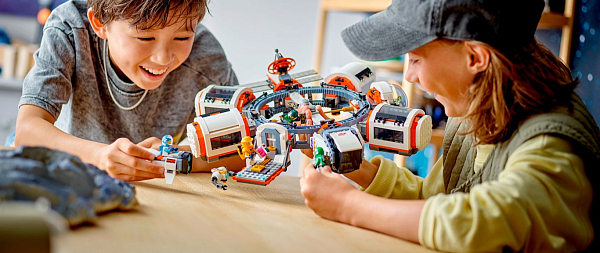 В космос с LEGO  