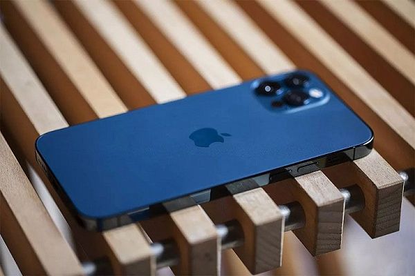 Дефектные iPhone 12 отзываются компанией Apple