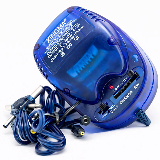 Универсальное СЗУ XM-1000D (1,5V-12V, 1000мА)