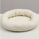 Лежанка для собак и кошек "Уют", мягкий мех, 50 х 42 х 11 см, молочная