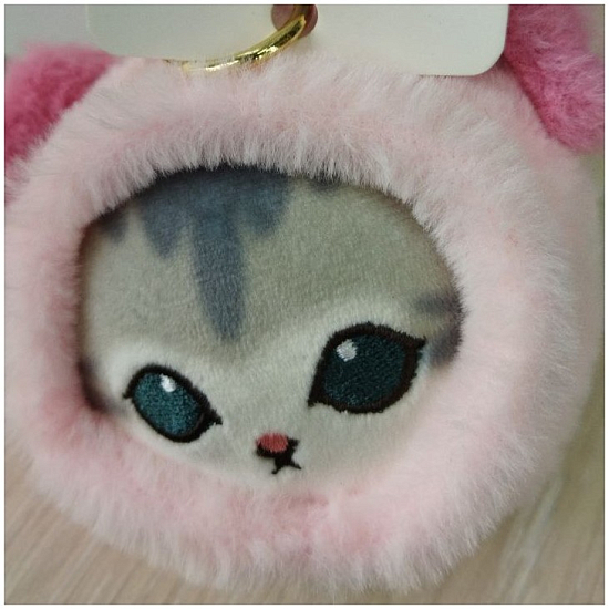 Мягкая игрушка-брелок Кошка в одежде Микс